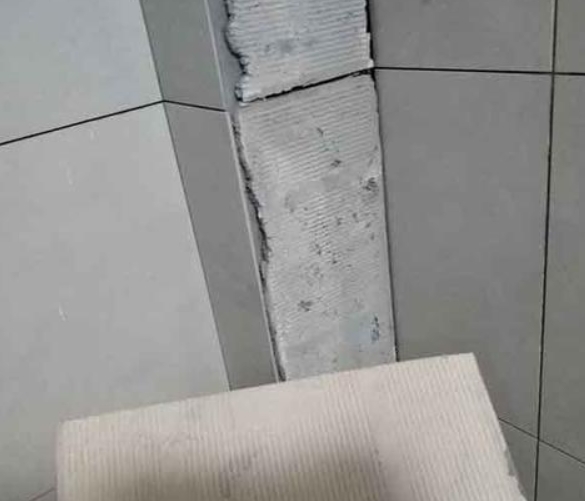 芦淞瓷砖空鼓维修公司分享下厨房瓷砖脱落的补救措施。